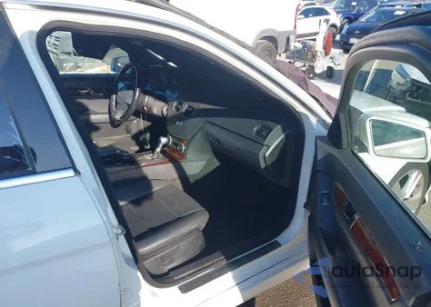 2011 Mercedes-Benz C 300 Luxury/Sport z USA, uszkodzony, nr VIN WDDGF5EB9BR164520